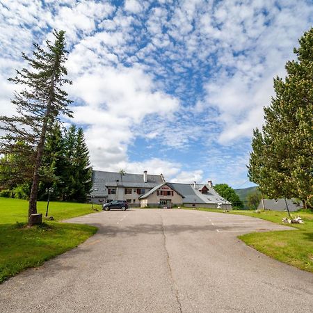 Auberge Des Montauds - Hotel & Restaurant Віллар-де-Лан Екстер'єр фото