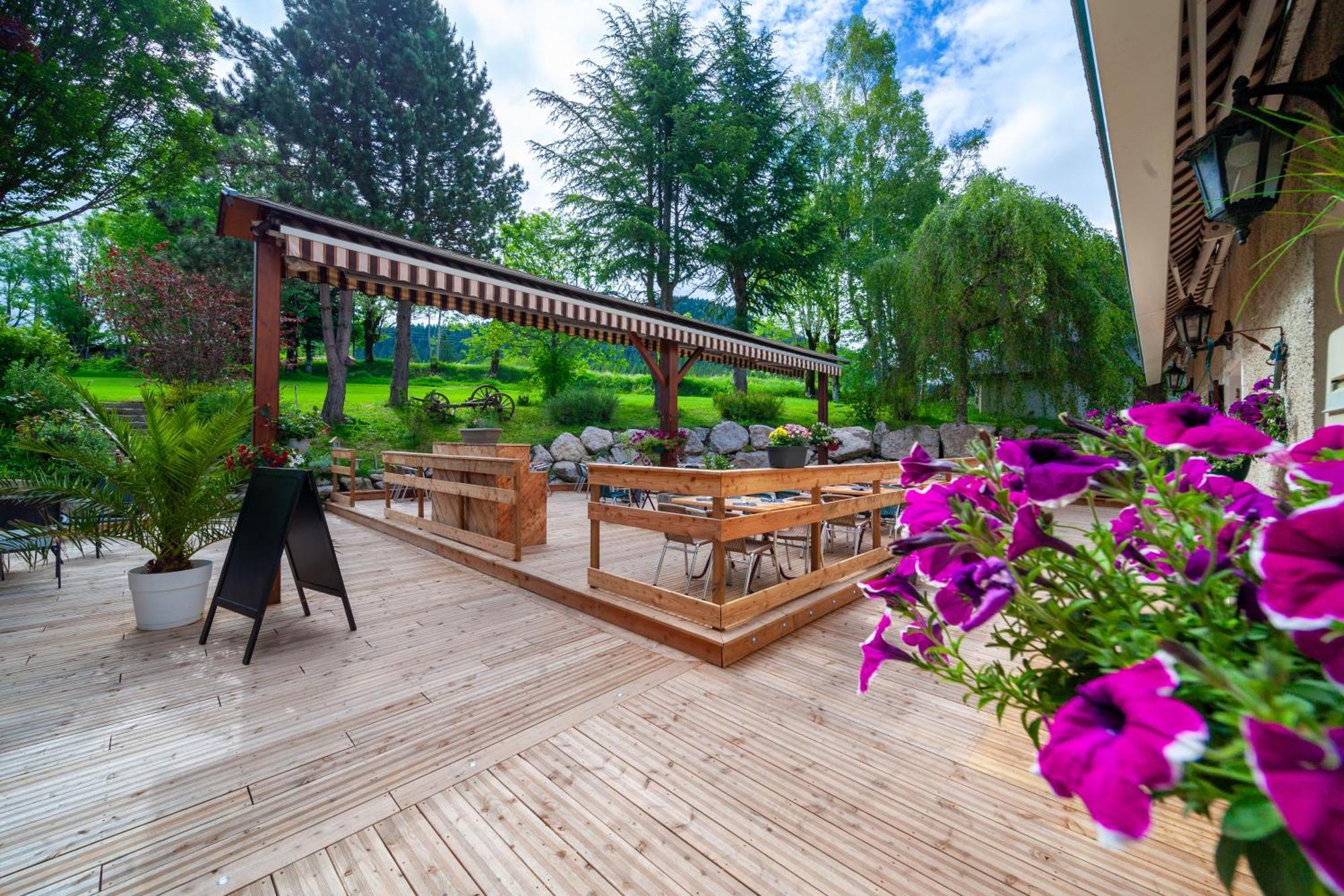 Auberge Des Montauds - Hotel & Restaurant Віллар-де-Лан Екстер'єр фото