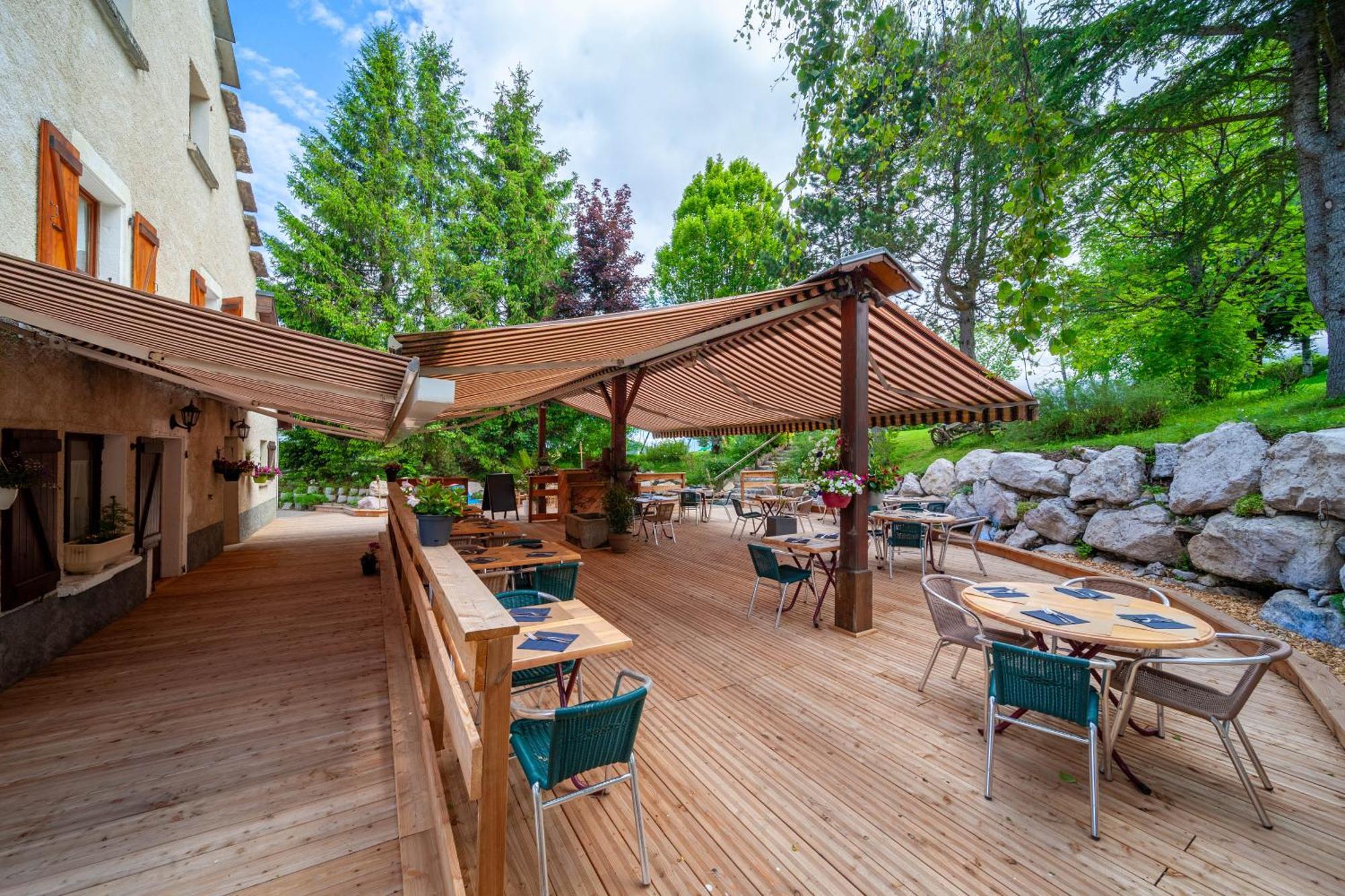 Auberge Des Montauds - Hotel & Restaurant Віллар-де-Лан Екстер'єр фото