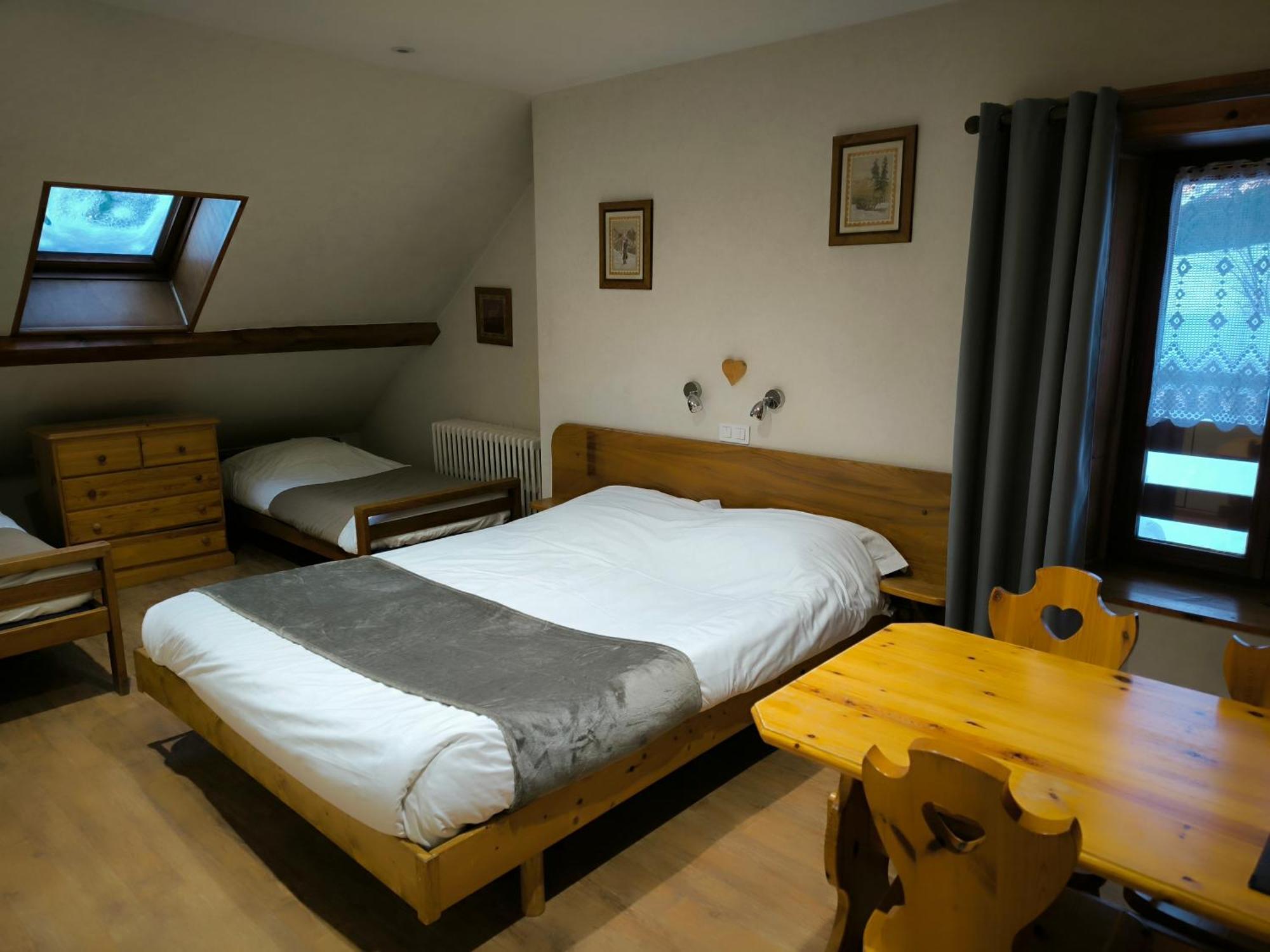 Auberge Des Montauds - Hotel & Restaurant Віллар-де-Лан Екстер'єр фото